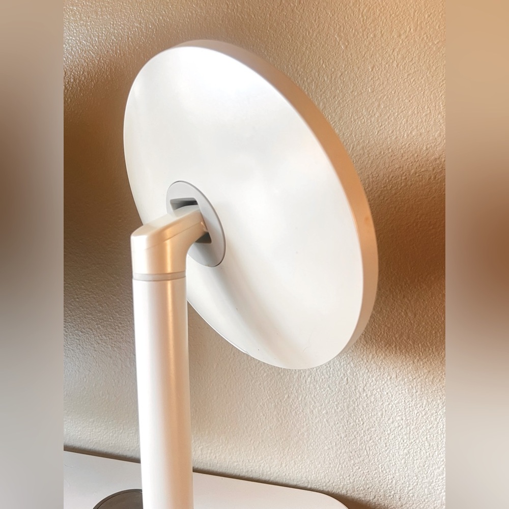 simplehuman 8" Round Sensor Makeup Mirror with Touch-Control Light Setting - Picture 5 of 5